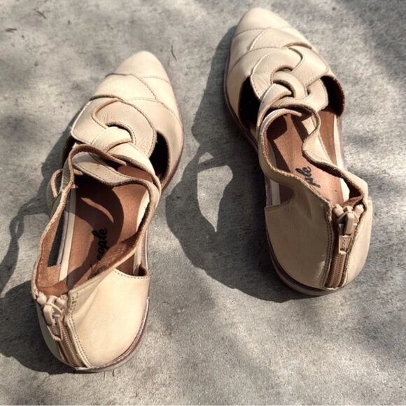 EUC FREE PEOPLE sandals - Picture 2 of 5